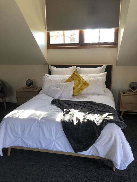 Lothlorien - St Kilda Accommodation 11
