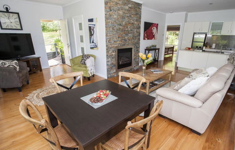 Abbys Cottages Bright - St Kilda Accommodation 6