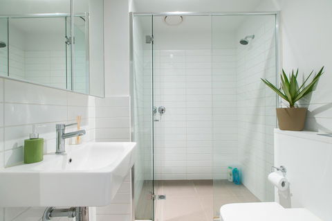 Complete Host The River Apartments - St Kilda Accommodation 3