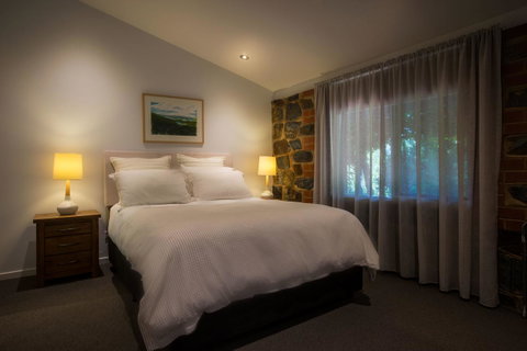 Bright Mystic Valley - St Kilda Accommodation 12