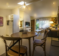 Bright Mystic Valley - St Kilda Accommodation