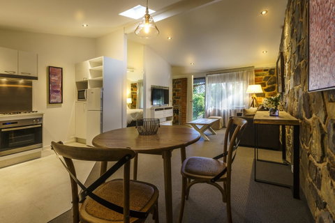 Bright Mystic Valley - St Kilda Accommodation 0