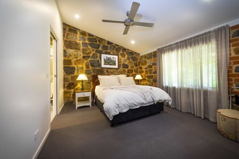 Bright Mystic Valley - St Kilda Accommodation 10
