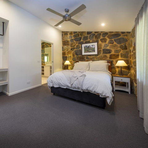 Bright Mystic Valley - St Kilda Accommodation 5