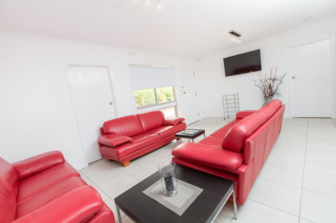 Mildura Holiday Villas - St Kilda Accommodation 15