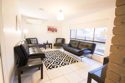 Mildura Holiday Villas - St Kilda Accommodation 37