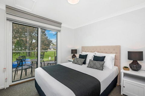 Apartments 521 - St Kilda Accommodation 4