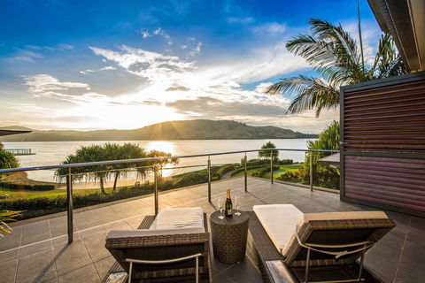 The Blue Marlin Yacht Club Villa 6 On Hamilton Island - St Kilda Accommodation 0