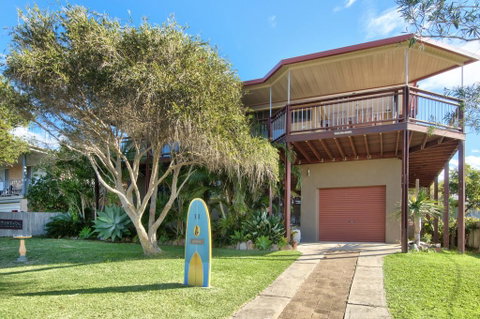 THE BOARDROOM ON BANKSIA - 11 Banksia Ave Bonny Hills - St Kilda Accommodation 1