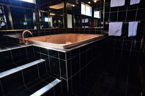 The Crossing Motel - St Kilda Accommodation 1