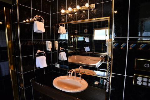 The Crossing Motel - St Kilda Accommodation 2