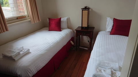 The Empire Hotel - St Kilda Accommodation 2