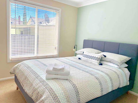 The Entertainer - Downtown Orange, Sleeps 11 - St Kilda Accommodation 3