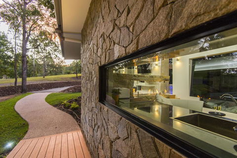 The Feathered Nest - Luxury Wildlife Retreat - St Kilda Accommodation 2