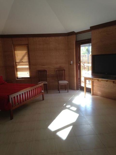 The Folly - St Kilda Accommodation 2