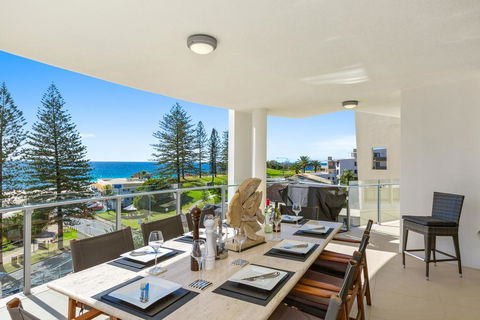 The Garland At Rainbow Bay - St Kilda Accommodation 1