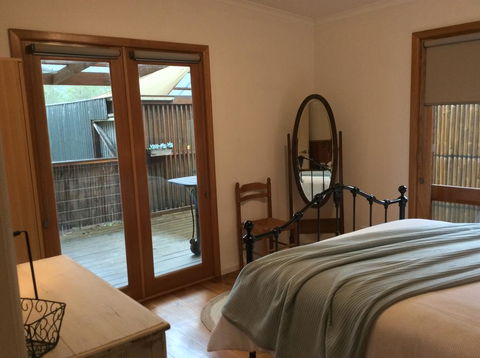 The Green Room Wattle Glen - St Kilda Accommodation 3