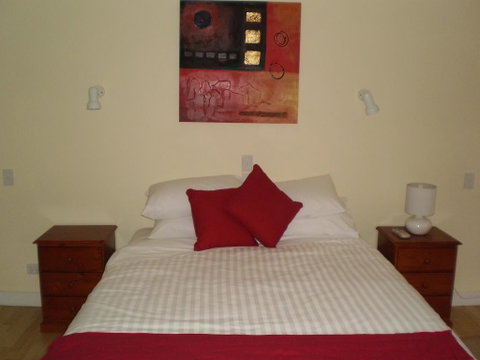 The Lakehouse Manor - St Kilda Accommodation 0