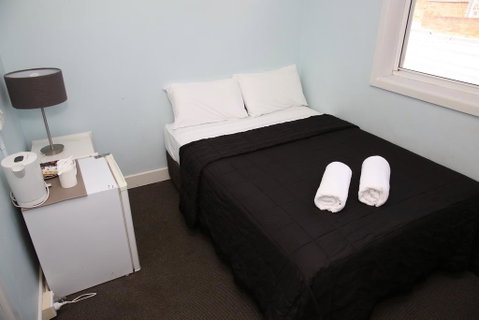 The Lakes Hotel - St Kilda Accommodation 2