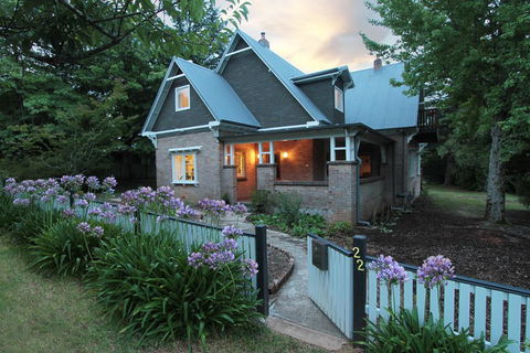 The Leura Mountain House - St Kilda Accommodation 0