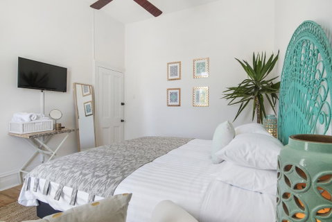 The Local Hotel - St Kilda Accommodation 3