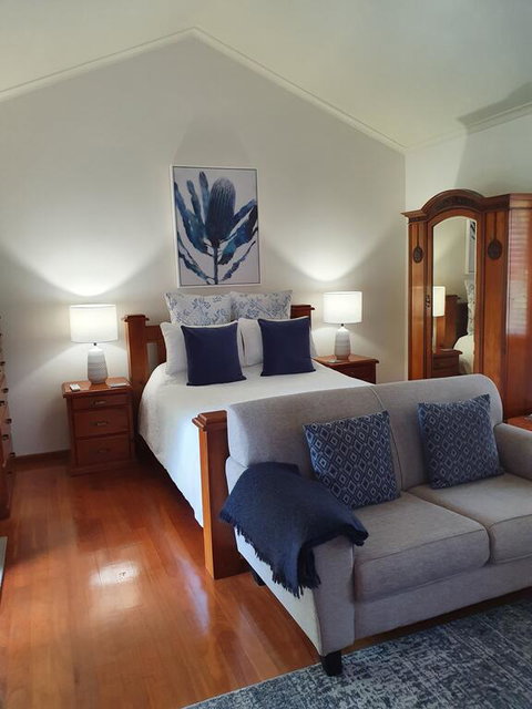 The Paddocks - St Kilda Accommodation 2