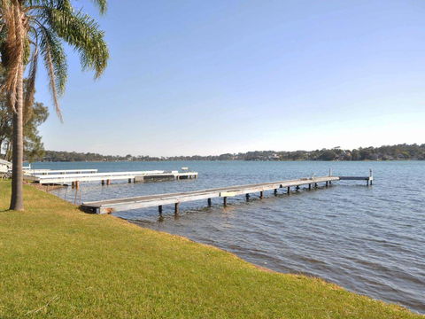 The Studio On The Lake @ Fishing Point, Lake Macquarie - Honestly Put The Line In And Catch Fish - St Kilda Accommodation 0