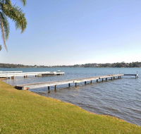 The Studio on the Lake  Fishing Point Lake Macquarie - honestly put the line in and catch fish - St Kilda Accommodation