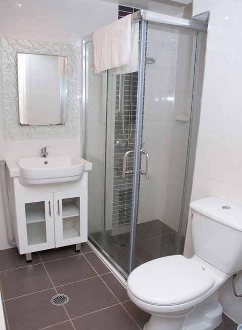 The Swiss Motel - St Kilda Accommodation 3