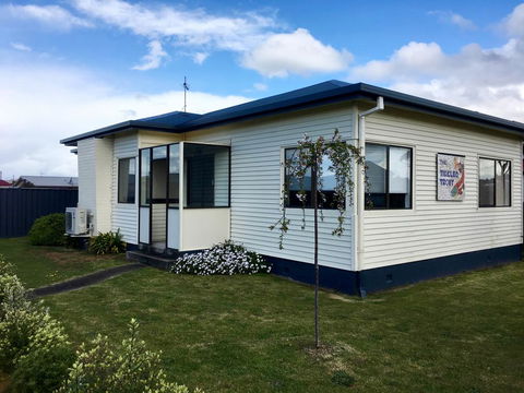 The Tickled Trout - St Kilda Accommodation 1
