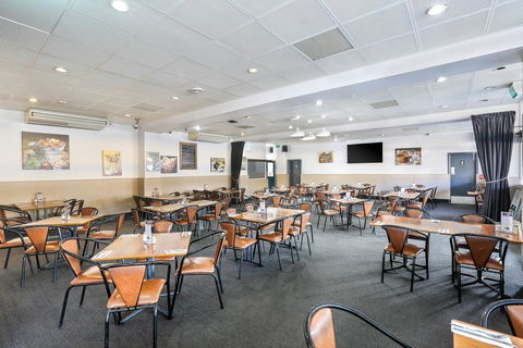 The Union Club Hotel - St Kilda Accommodation 1