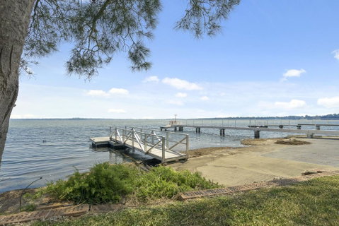 Toukley Lakefront House,Toukley - St Kilda Accommodation 2
