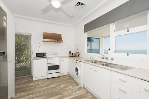 Toukley Lakefront House,Toukley - St Kilda Accommodation 3
