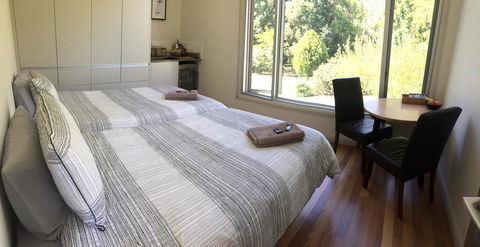 Treehouse Retreat - St Kilda Accommodation 1