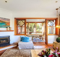 Treetops - elegant inviting designer cedar home - St Kilda Accommodation