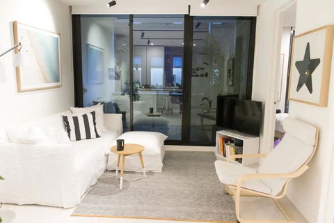 Trendy 1 Bedroom Apartment In The Heart Of Collingwood - St Kilda Accommodation 0