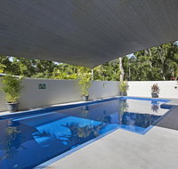 Tropical private holiday house with pool - St Kilda Accommodation