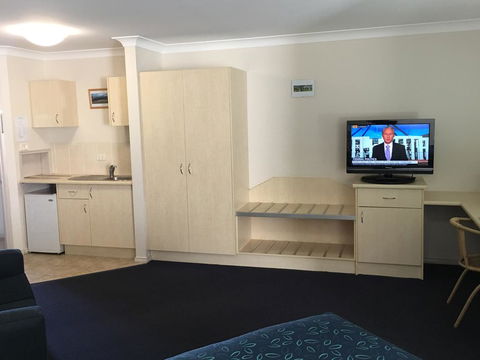 Tuckerbox Motor Inn - St Kilda Accommodation 2
