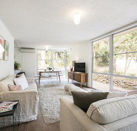 Twiggy  Anglesea - St Kilda Accommodation