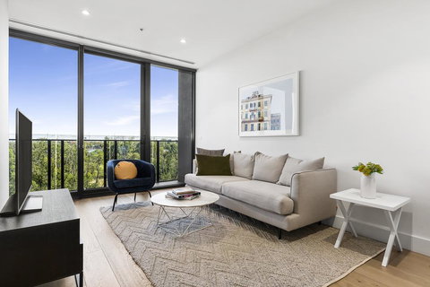 Tyrian Albert Park Lake - St Kilda Accommodation 1