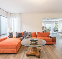 ULTRA SPACIOUS STYLISH HOME IN PRESTONS - SYDNEY - St Kilda Accommodation