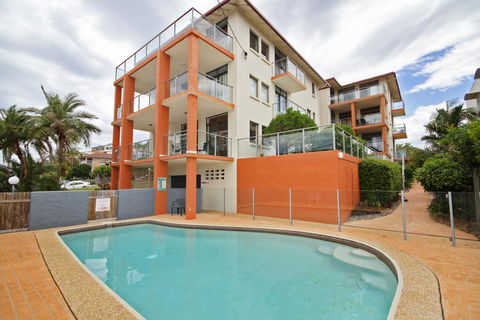 Unit 2, Cooltoro Court, 7 Frank Street Coolum Beach, 400 BOND, LINEN INCLUDED - St Kilda Accommodation 1