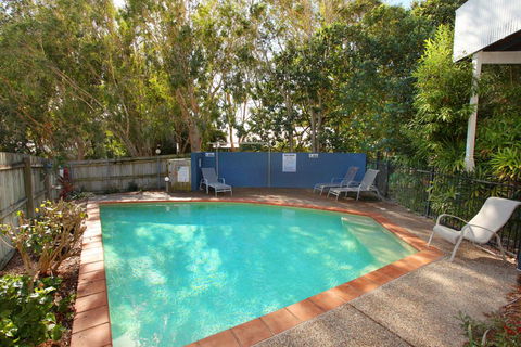 Unit 2, On The Park, 22 Frank Street Coolum Beach, 400 BOND, LINEN INCLUDED - St Kilda Accommodation 1