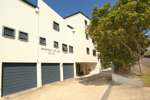 Unit 4, Beaumont Sur Mer, 13 - 15 Pacific Terrace Coolum Beach, 400 BOND, LINEN SUPPLIED - St Kilda Accommodation 2