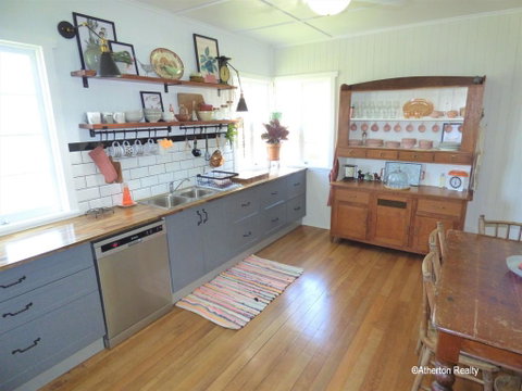 Victoria House - St Kilda Accommodation 2
