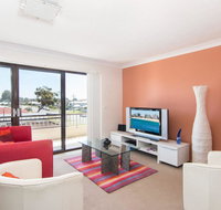 Villa Capri 3 Just a Hop Skip and Jump to Bowling Club - St Kilda Accommodation