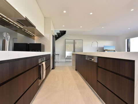 Villa Capri Waterside At Trinity Point - St Kilda Accommodation 2