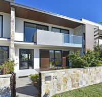 Villa Capri Waterside at Trinity Point - St Kilda Accommodation