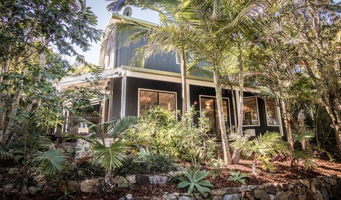 Vintage Inspired Three Bedroom Home- Heated Pool! - St Kilda Accommodation 0
