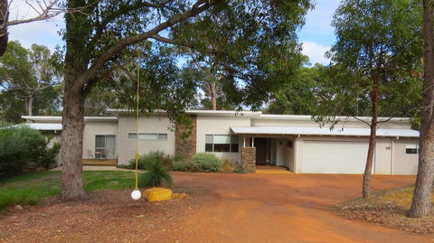 Vintners - More Space For You To Enjoy! - St Kilda Accommodation 2